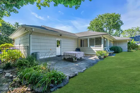 Exterior - 903 Riverview Dr, Brielle, NJ 08730 photo 10 of 20