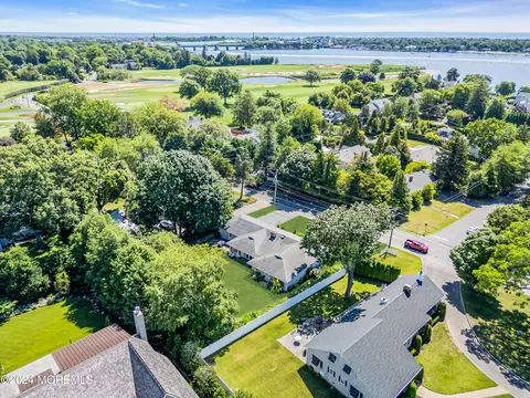 View/Area - 903 Riverview Dr, Brielle, NJ 08730 photo 12 of 26