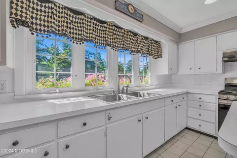 Kitchen - 903 Riverview Dr, Brielle, NJ 08730 photo 5 of 5