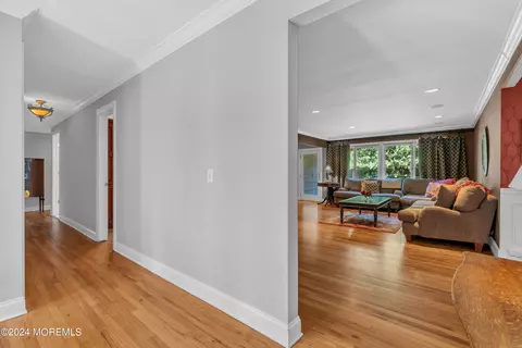 Entry Way - 903 Riverview Dr, Brielle, NJ 08730 photo 4 of 5