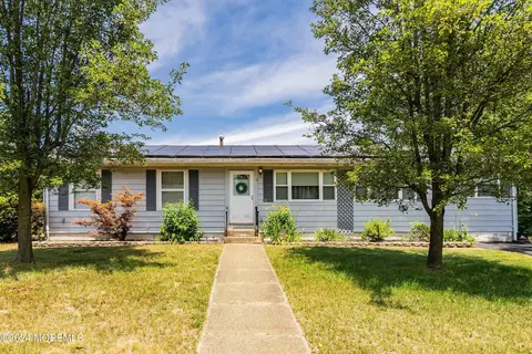 30 Goldweber Ave, Jackson, NJ 08527
