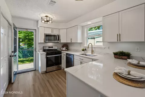 2222 1st Ave, Toms River, NJ 08753