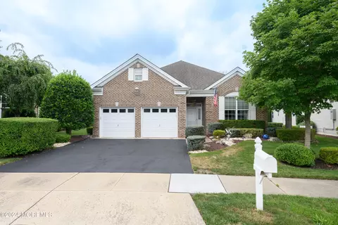 69 Gables Way, Jackson, NJ 08527