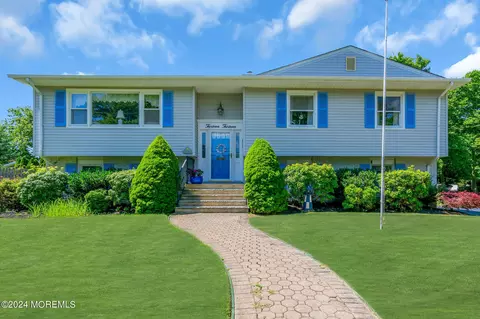1313 Boxwood Dr, Sea Girt, NJ 08750