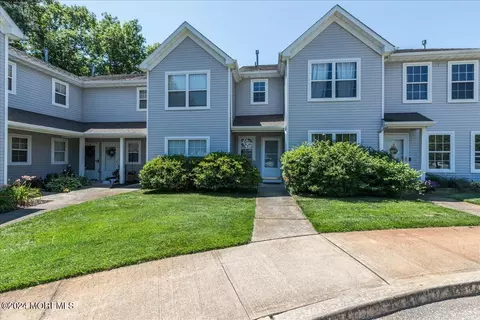 305 Prosperity Ct, Toms River, NJ 08755