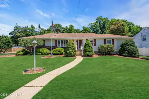 221 Belmar Ave, Oakhurst, NJ 07755