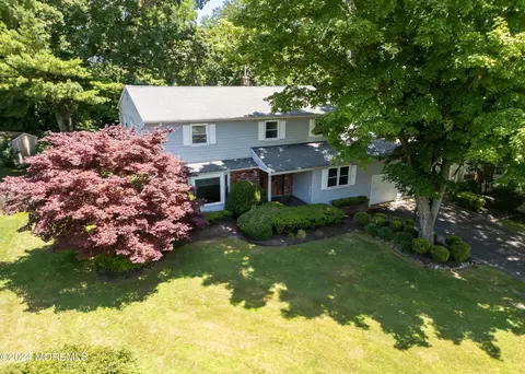 23 Stonehenge Dr, Ocean, NJ 07712