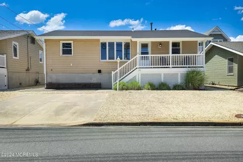 131 Kittiwake Ave, Lavallette, NJ 08735