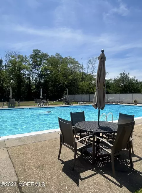 11 Magnolia Ln # -A, Eatontown, NJ 07724