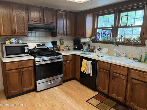 2006 Brookdale Dr, Forked River, NJ 08731
