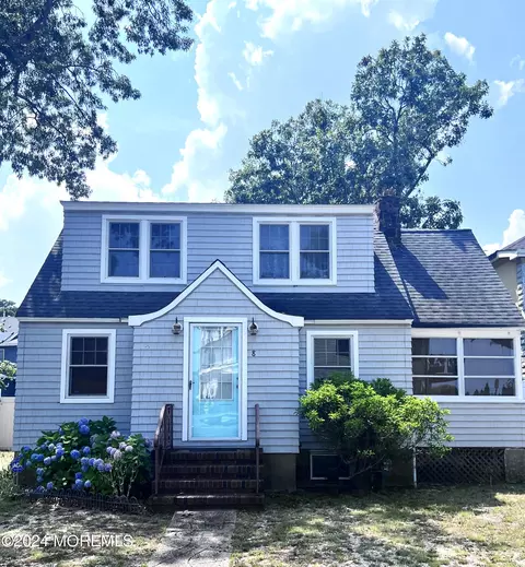 8 Morey Ln, Brick, NJ 08723