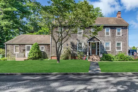 40 Byrnes Ln, Eatontown, NJ 07724