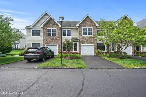 40 Osprey Dr, Old Bridge, NJ 08857