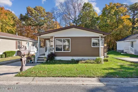 50 Sunflower Dr, Jackson, NJ 08527