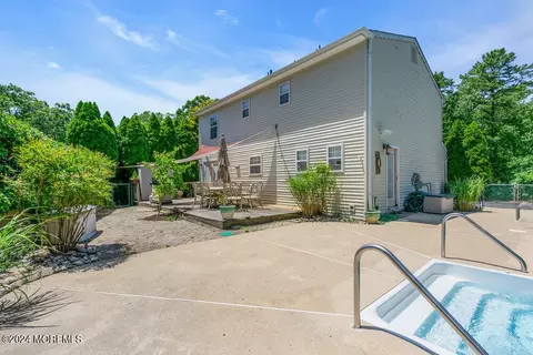 Exterior - 693 Summit Ave, Brick, NJ 08723 photo 18 of 26