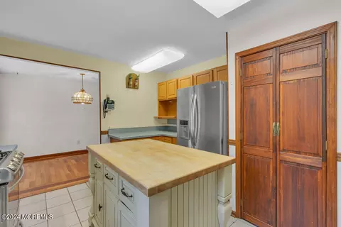 Kitchen - 693 Summit Ave, Brick, NJ 08723 photo 5 of 6