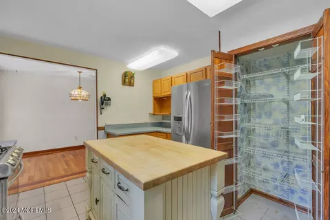 Kitchen - 693 Summit Ave, Brick, NJ 08723 photo 6 of 6