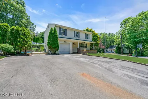 Exterior - 693 Summit Ave, Brick, NJ 08723 photo 5 of 26
