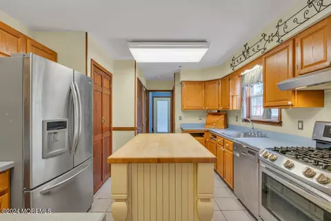 Kitchen - 693 Summit Ave, Brick, NJ 08723 photo 2 of 6