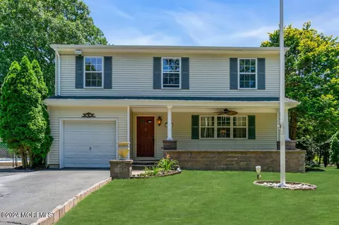693 Summit Ave, Brick, NJ 08723