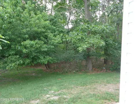 Exterior - 27 Central Ave, Whiting, NJ 08759 photo 2 of 3