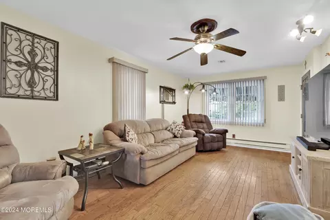 173 Walnut Dr, Brick, NJ 08724 photo 5