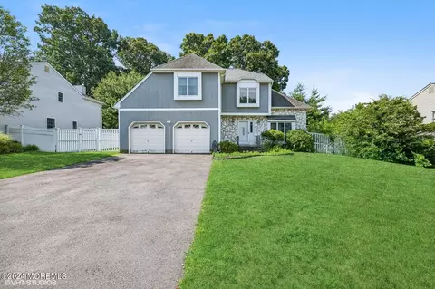 4 Twin Ter, Holmdel, NJ 07733