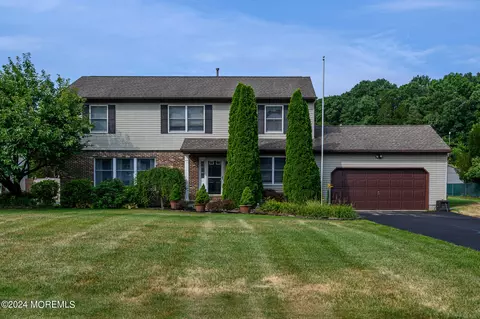 7 Rococo Ct, Jackson, NJ 08527
