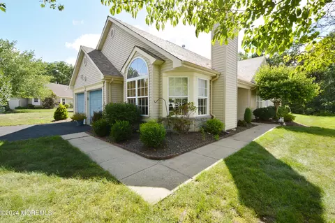 2640 Lancaster Ln, Toms River, NJ 08755