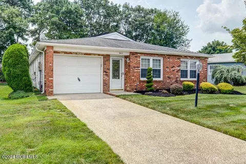 15 Garland Dr, Brick, NJ 08723