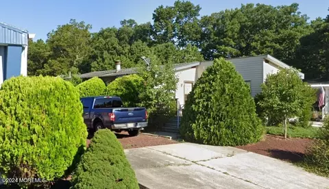 61 Holly Rd, West Creek, NJ 08092