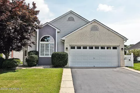 19 Lambert Way, Toms River, NJ 08757