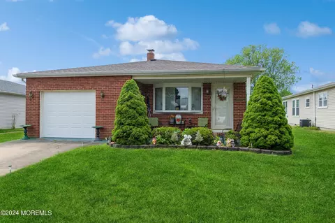 899 Jamaica Blvd, Toms River, NJ 08757