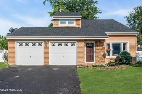 567 Carolina Ave, Brick, NJ 08724