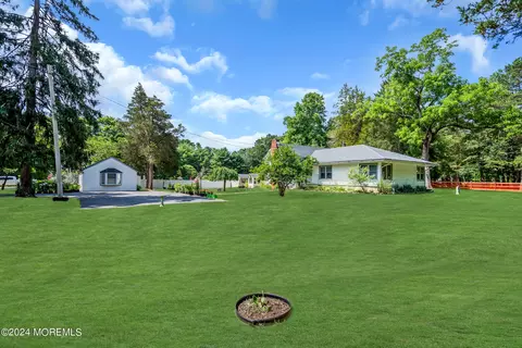 714 Cassville Rd, Jackson, NJ 08527