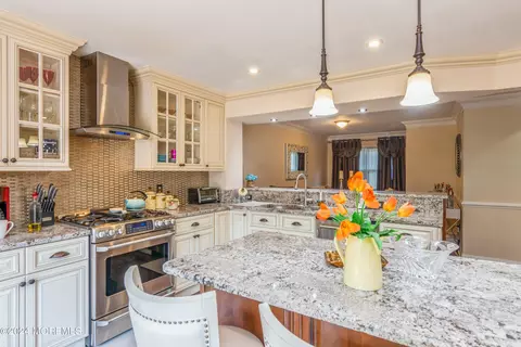 5 Exeter Ct #3005, Sayreville, NJ 08872