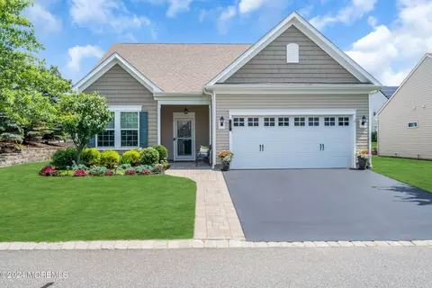 46 Bromley Ln, Manchester, NJ 08759