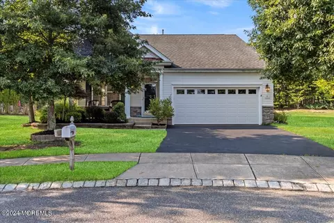 3 Cardona Pl, Barnegat, NJ 08005