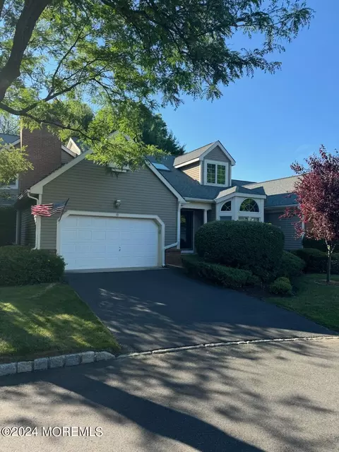 19 Old Farm Rd, Little Silver, NJ 07739