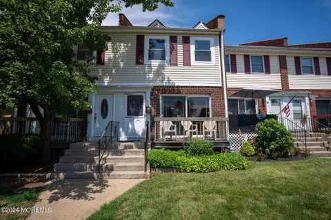 17 Primrose Ln, Brick, NJ 08724