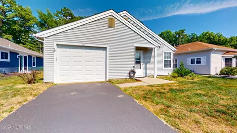 72 Pine Oak Blvd, Barnegat, NJ 08005