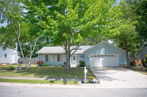 76 Hollybrook Dr, Little Egg Harbor, NJ 08087