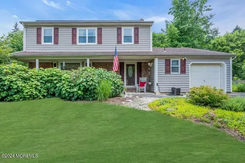 3 Zimm Ln, Jackson, NJ 08527