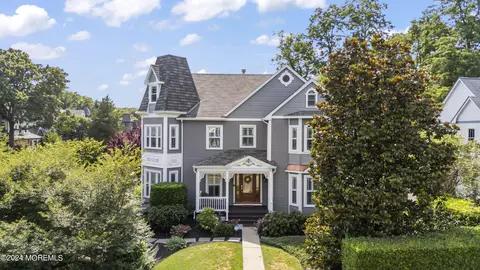 1 Sarah Ct, Matawan, NJ 07747