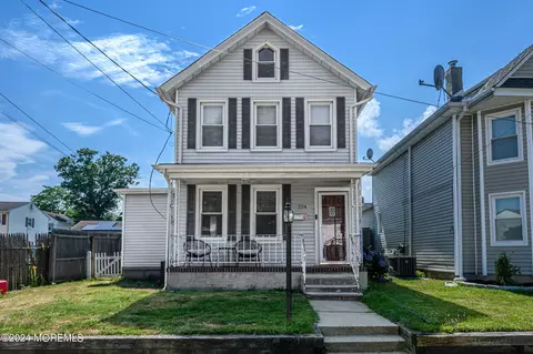 224 Osborn St, Keyport, NJ 07735