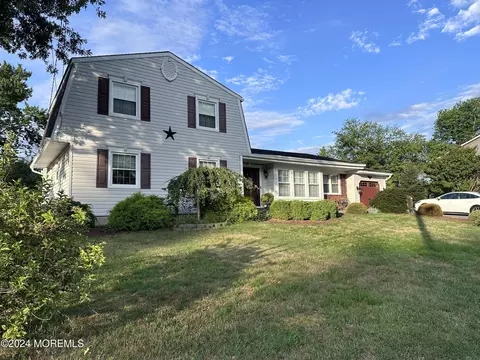 3 Springhill Dr, Howell, NJ 07731