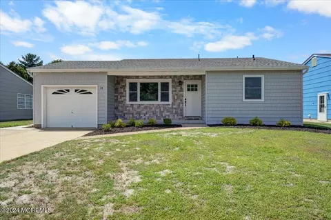 14 Gower Rd, Toms River, NJ 08757