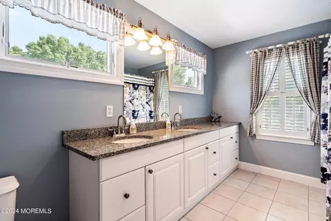 Bath - 539 Adamston Rd, Brick, NJ 08723 photo 6 of 7