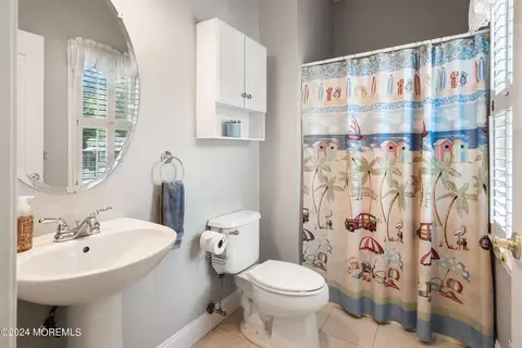 Bath - 539 Adamston Rd, Brick, NJ 08723 photo 1 of 7