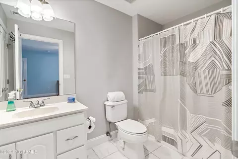 Bath - 539 Adamston Rd, Brick, NJ 08723 photo 5 of 7